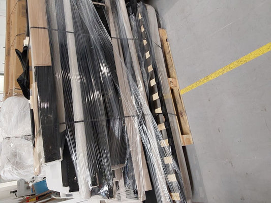 Lot of 8 x Dusk Items inc Beds for Spares or Repair (ref DUS-APM-A-12821) Total RRP £3586