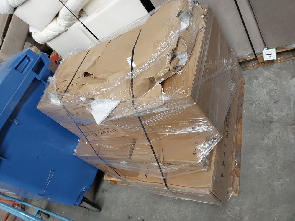 Lot of 7 x Dusk items grade-DOA Spares or repair RRP £1747.00