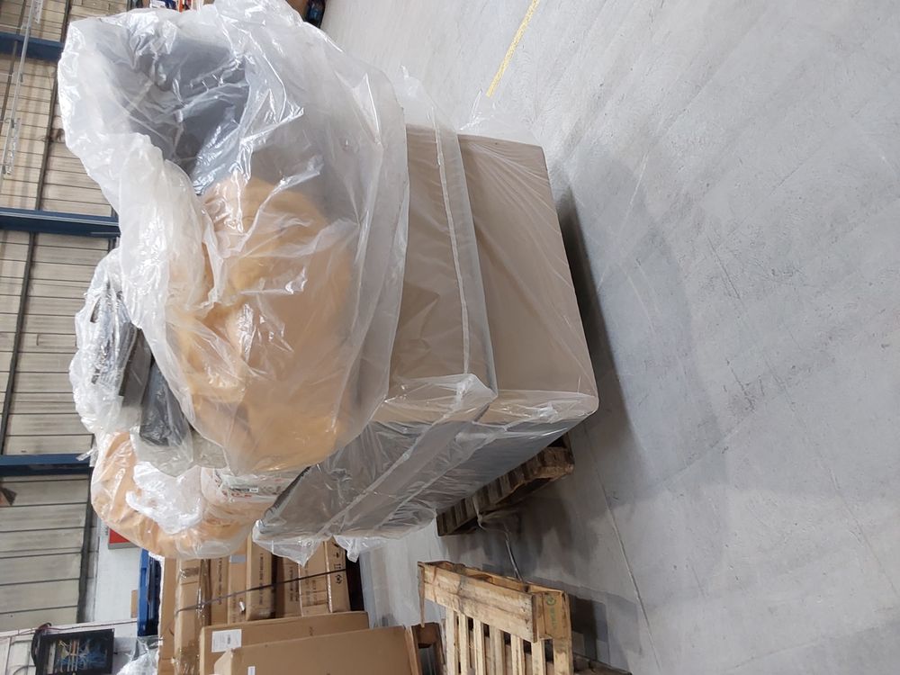 Lot of 2 x DFS Items inc Beds inc Beds for Spares or Repair (ref DFS-HO2-A-13673) Total RRP £779