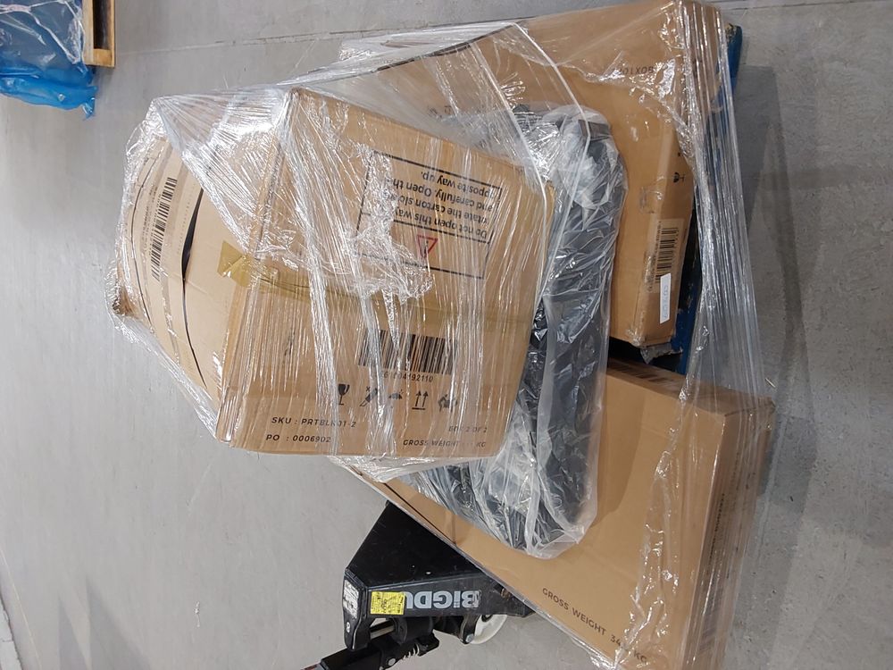 Lot of 4 x Dusk Furniture Items for Spares or Repair (ref DUS-APM-A-13148) Total RRP £1525