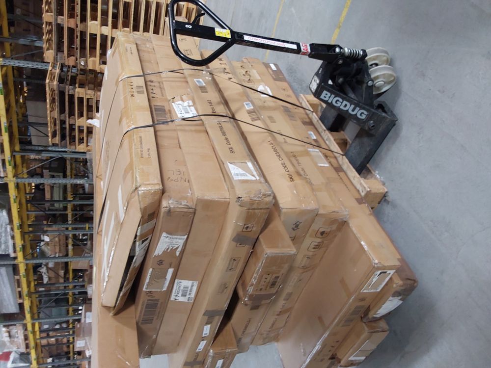 Lot of 13 x Dusk Items inc Beds for Spares or Repair (ref DUS-APM-A-12632) Total RRP £6577