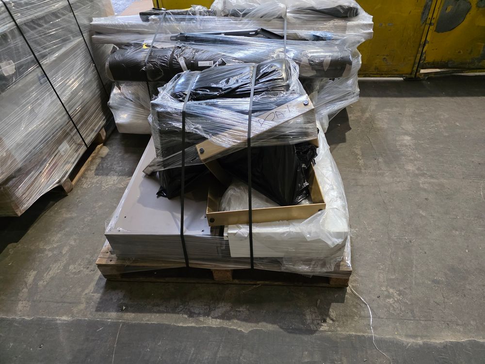 Lot of 4 x DFS Furniture Returns for Spares or Repair (ref DFS-HO2-A-12771) Total RRP £1576