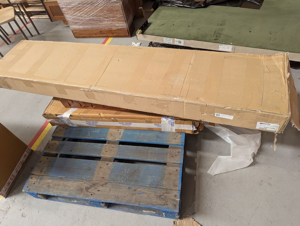 Lot of 7 x Swoon furniture items grade-BER Spares or repair RRP £4394.00
