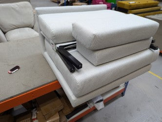 Lot of 8 x Dusk Items for Spares or Repair (ref DUS-APM-A-12911) Total RRP £2358