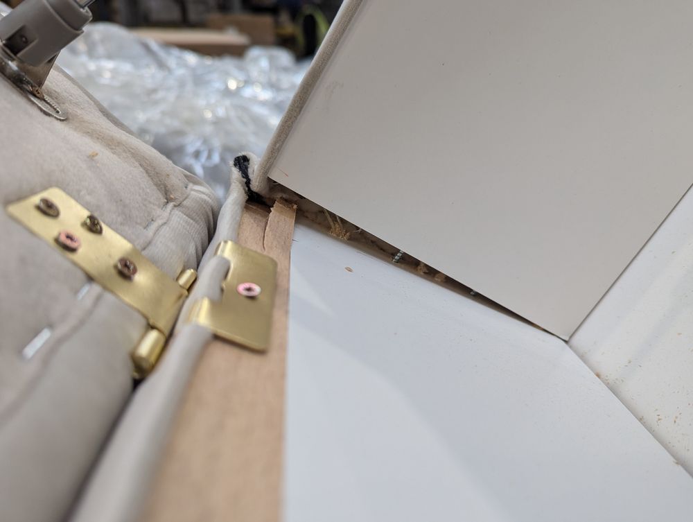 Lot of 4 x DFS Items for Spares or Repair (ref DFS-HO2-A-13743) Total RRP £1356