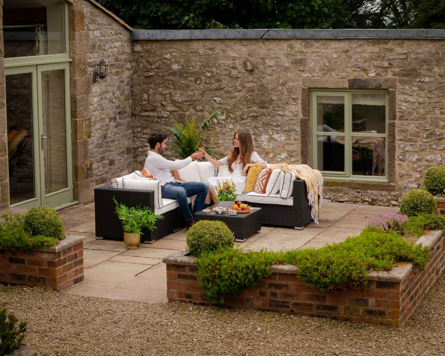 Grade-A Rattan Direct Florida 6 Piece Corner Sofa Set in Black and Vanilla RRP £1089